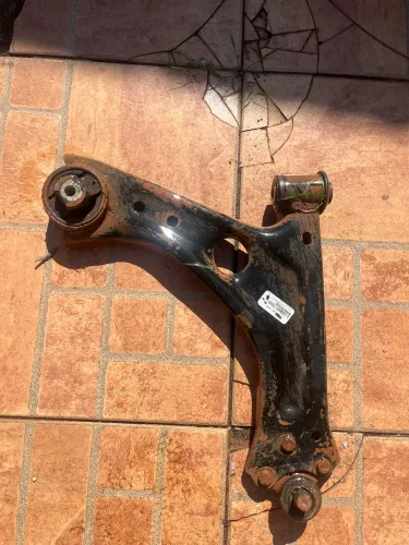 Bandeja de suspensão D/Direita/ passageiro