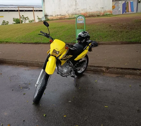 Moto ideal pro trabalho