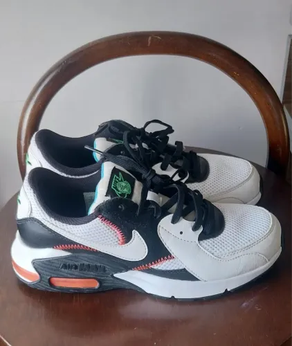 Tênis Feminino Nike Air Max Excee - BRANCO/PRETO - 36