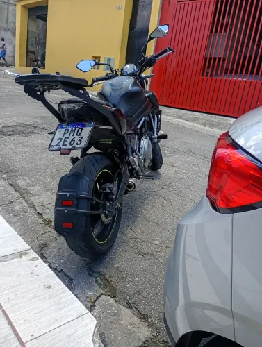 Moto zera só uso em fins de semana
