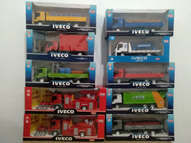 Kit 39 Miniatura Caminhões Plástico