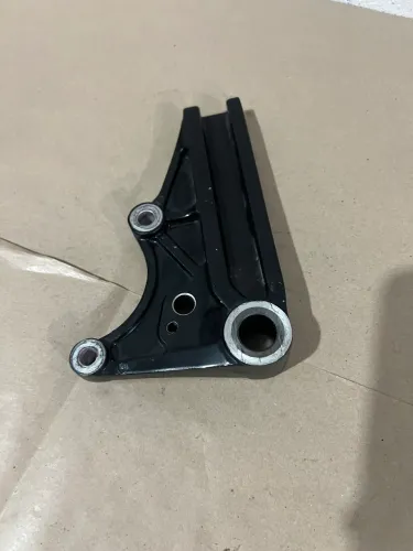 Suporte da pinça traseira nh 300 usado
