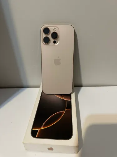 iPhone 16 Pro Max