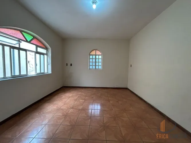 Casa 06 Quartos sendo 02 Suíte, Ideal para empresa, Bairro Queluz em Conselheiro Lafaiete