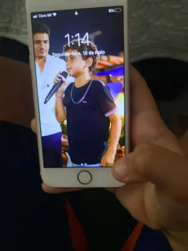 iPhone 7 conservado da cor rosa 