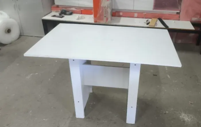 MESA 109 x 68 x 78 | Somente retirada em mãos