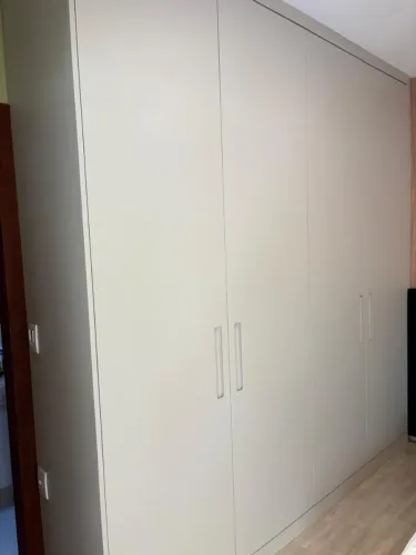 Guarda-roupa Planejado MDF 4 Portas - Semi-novo (2,70m x 2,61m)