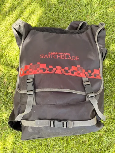 Vendo Kite Cabrinha Switchblade 10m 2023 + barra Cabrinha (Sem micro furos ou reparos)