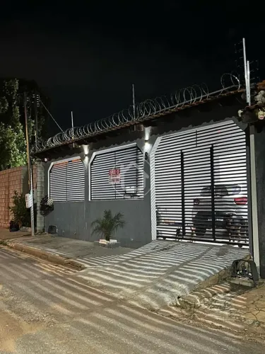 CASA DE RUA 3 QUARTOS E 1 BANHEIRO SOCIAL