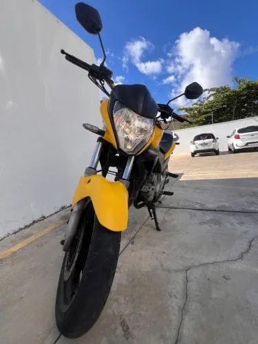 CB 300 Amarela