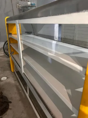 Vendo balcão expositor vitrine em vidro ..ótimas condições 