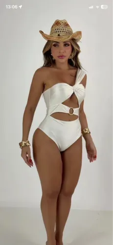 Maiô elegante marrom