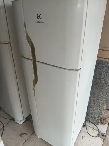 Geladeira Electrolux dúplex 
