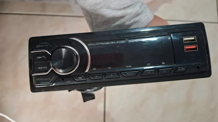 Auto Rádio E-TECH IMPORTS - USB p/cel, USBe SD CARD seleção pastas 18 memória. 2 Rca, cont