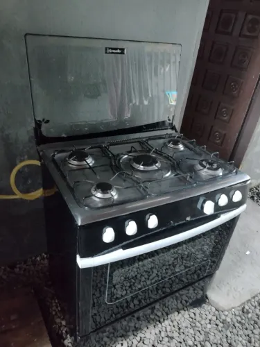 Vendo fogão Mueller 5 bocas funcionando perfeitamente 