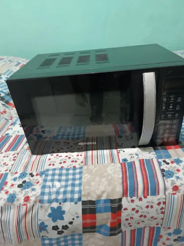 Micro-ondas mondial preto