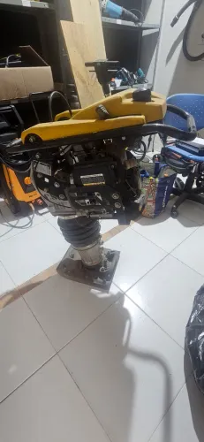 Compactador de solo toyama