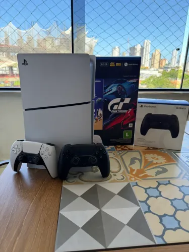 PS5 Slim 825GB Digital + 2 Controles