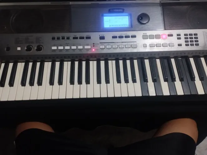 TECLADO PSR E443