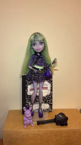 Twyla básica - Monster High 