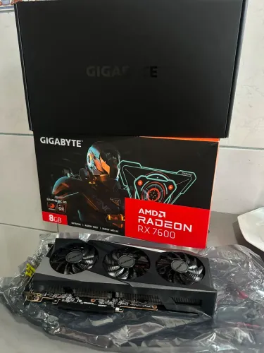 RX 7600 8gb Completa