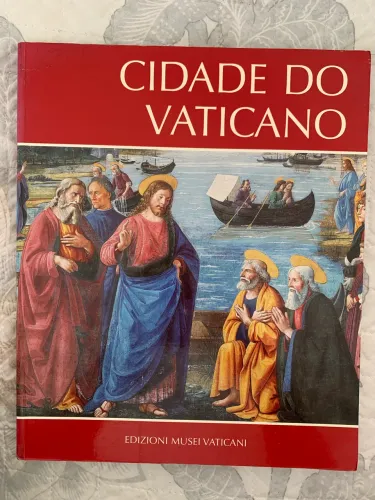 LIVRO: Cidade do Vaticano- Edizioni Musei vaticani - em Português