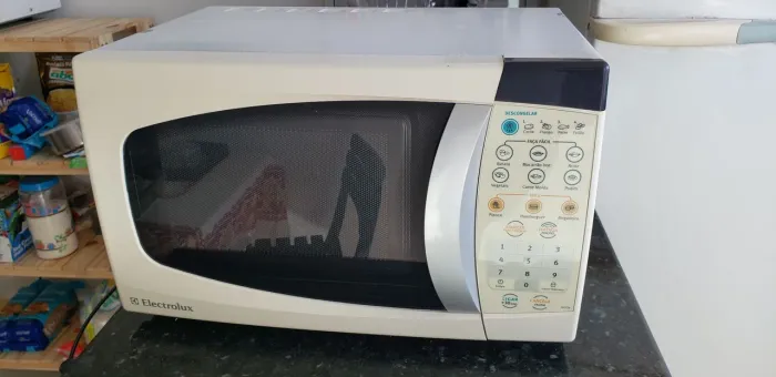 Microondas Electrolux 20 l