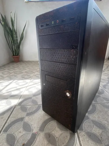 CPU: Core i5 3ºgeração , 8gb de memória ddr3, SSD SAMSUNG Evo Pro 256gb, Fonte 500w