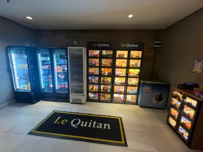 Imóvel para aluguel possui 74 metros quadrados com 2 quartos em Centro - Rio de Janeiro -
