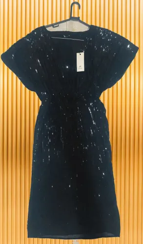 Vestido preto paetê (anne kanner)