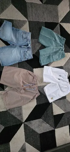 Lote 13 - bermudas 8/10 anos