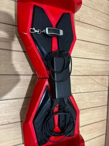 Skate Elétrico Hoverboard Bluetooth e Led - THB031 (bateria ruim)