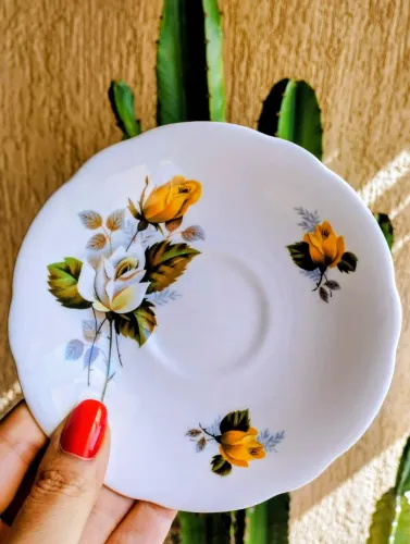 Prato em porcelana inglesa Fine Bone China Royal Windsor