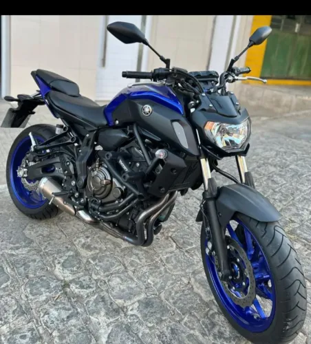 MT 07 menos de 4 mil rodados 
