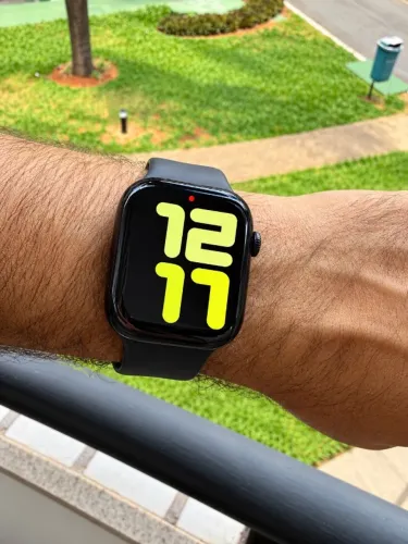 Apple Watch Series 11 46mm GPS, bateria 98%, com caixa e carregador