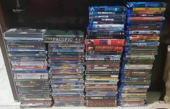 Blu-rays e dvds, de coleção, leia a descrição.