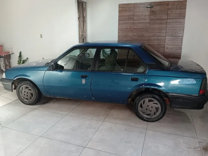 Chevrolet Monza GLS/ Hi-tech 2.0 EFI 2P E 4P 1996