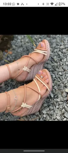 Sandália Anabela Moleca n°36