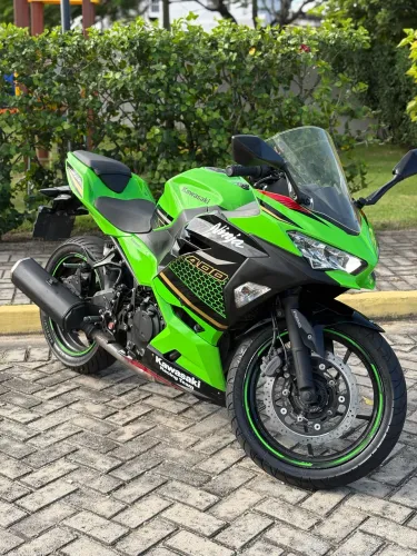 Kawasaki Ninja 400 2020 - bem conservada!