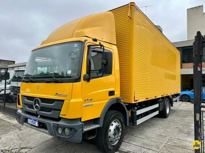 Mb 1719 Atego Ano 2021 Toco 4x2 Baú e Plataforma Hidraulica Dhollandia