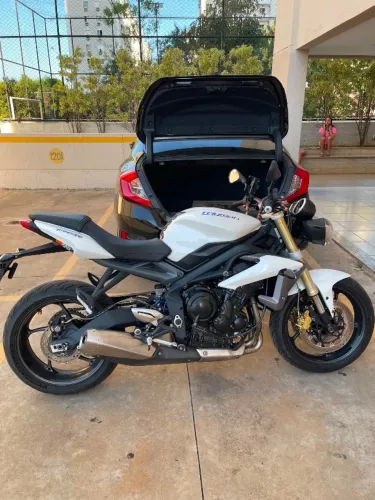 Triumph Street triple 675 