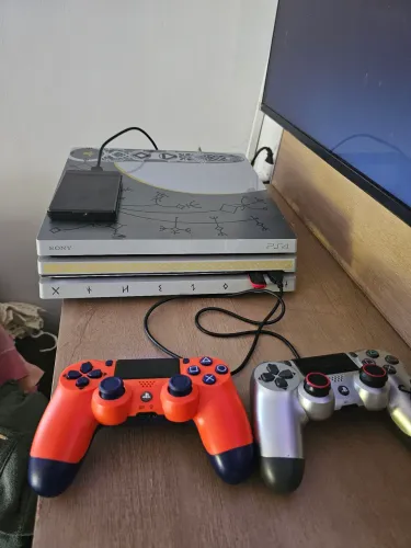Ps4 pro edição god of war desblo...