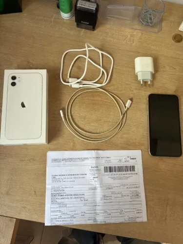 Iphone 11 64gb - Branco - Perfeito estado e completo