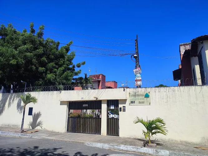 Apartamento em Condomínio Fechado - Passaré