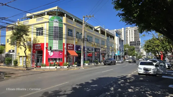Predio comercial no centro de Cuiabá (na praça Choppão)