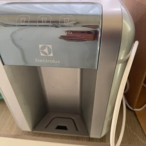 Purificador de Água gelada e Natural semi novo