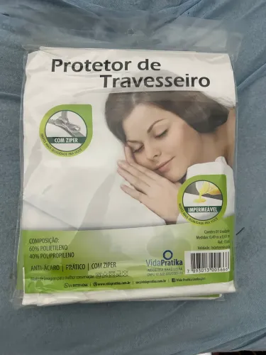 Vende-se 01 capa de colchão solteiro e 02 capas de travesseiros