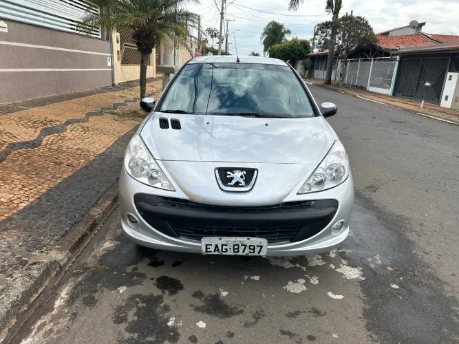 Peugeot 207 XR 1.4 Flex 8V 5P 2009