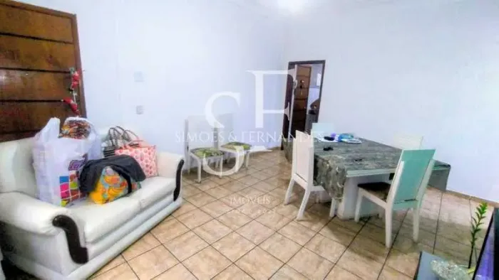 Niterói - Icaraí - Rua Gavião Peixoto - Apartamento térreo 3 quartos com dependência compl