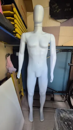 Manequim Masculino 1,85m + Arara